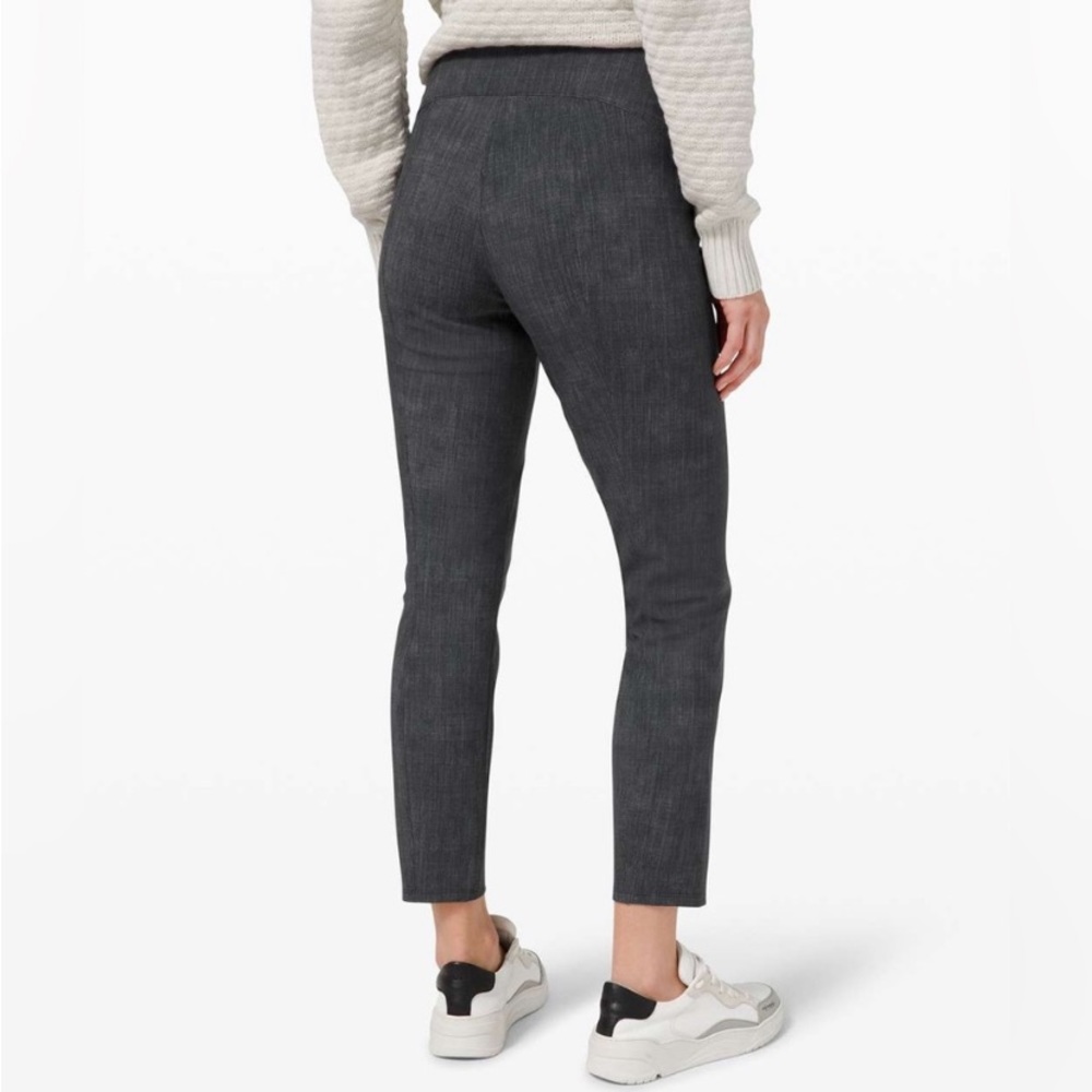 Lululemon Here To There 7/8 length pants leggings Like New size 4 Hi Rise